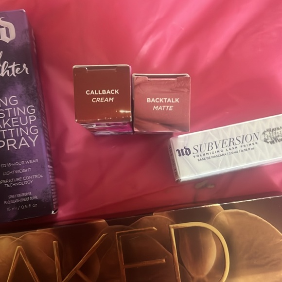 Urban decay bundle BNIB - Picture 3 of 3